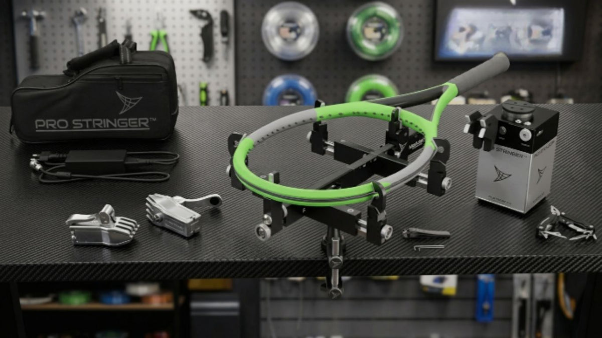 Máquina Pro Stringer sujeta al borde de una mesa, la configuración antes de ProPod